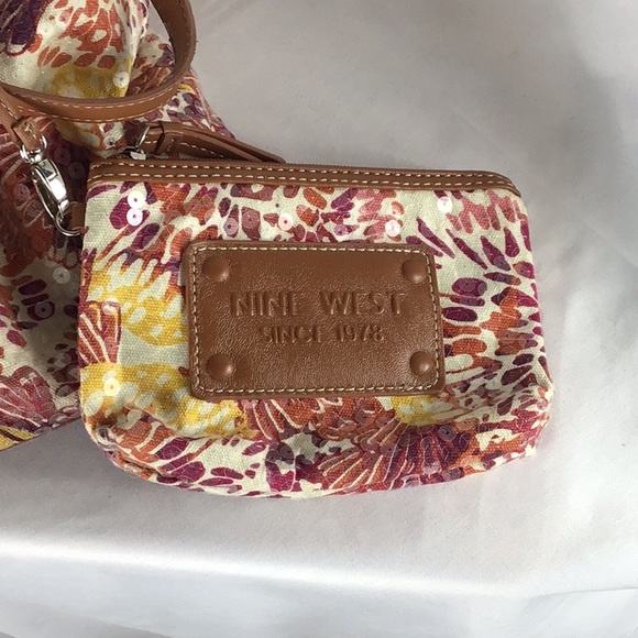 Nine West Shoulder Purse with makeup bag - Picture 7 of 9